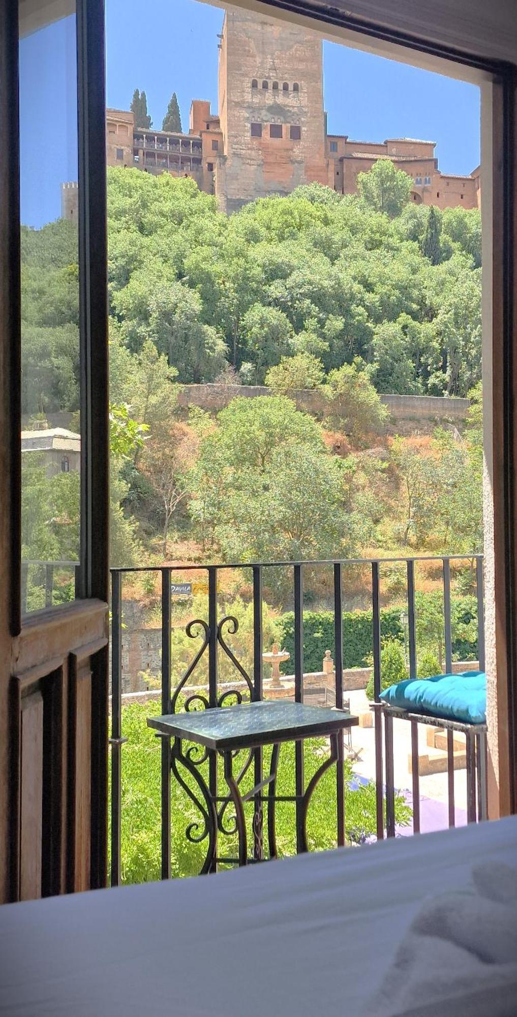 The Nasrid Palace From Your Bed ! กรานาดา ภายนอก รูปภาพ