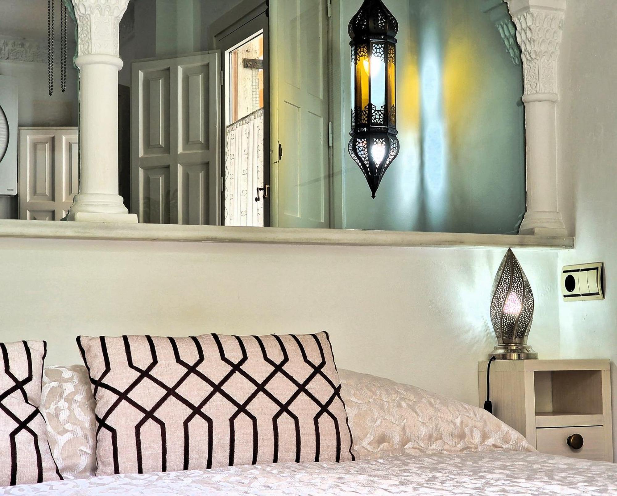 The Nasrid Palace From Your Bed ! กรานาดา ภายนอก รูปภาพ