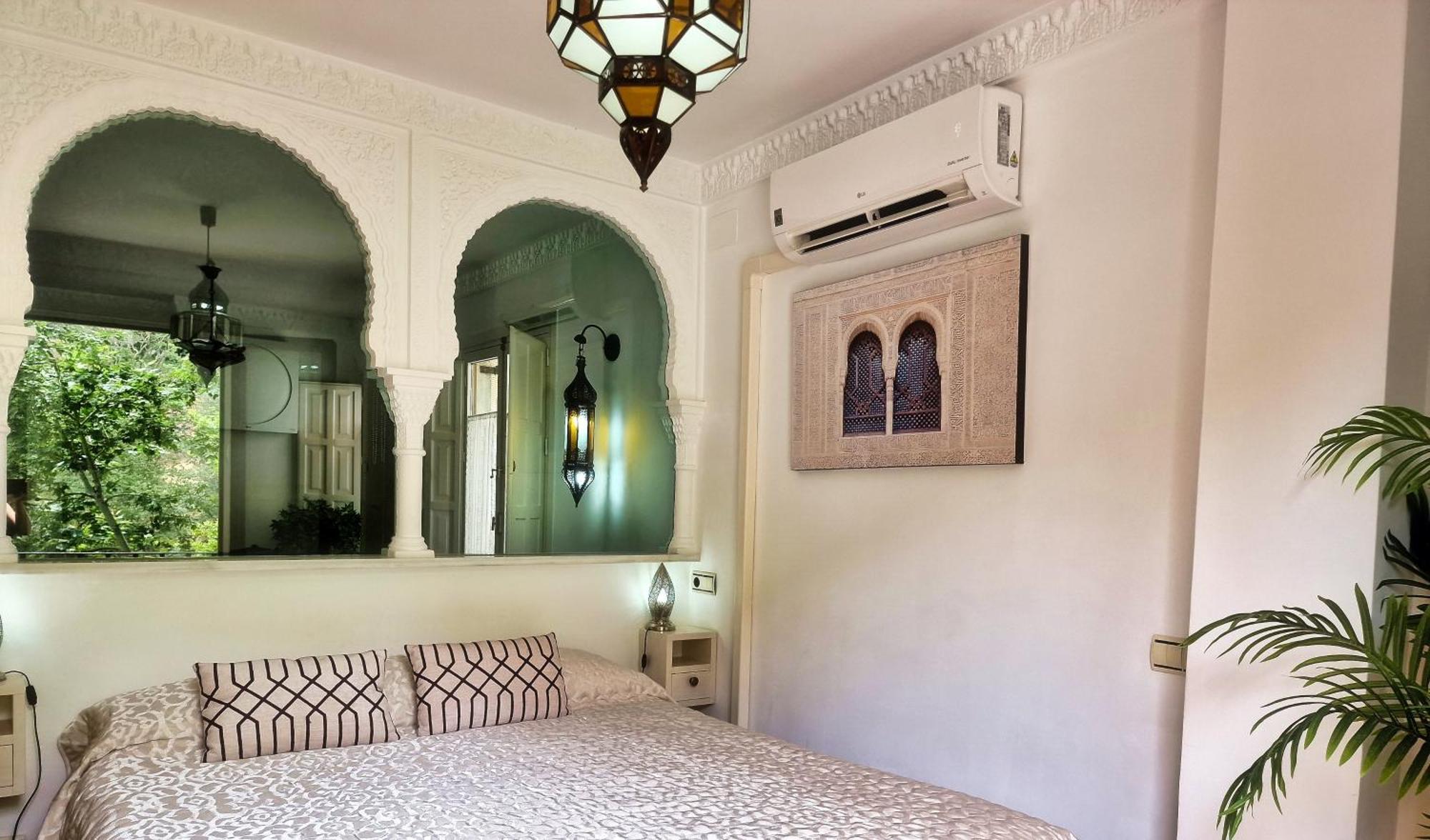 The Nasrid Palace From Your Bed ! กรานาดา ภายนอก รูปภาพ