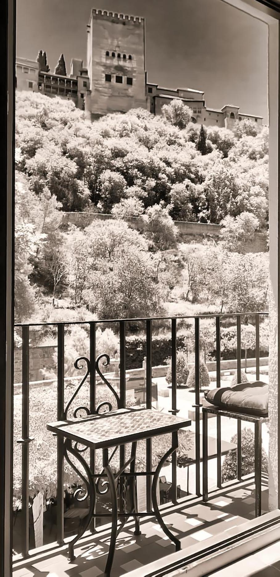 The Nasrid Palace From Your Bed ! กรานาดา ภายนอก รูปภาพ