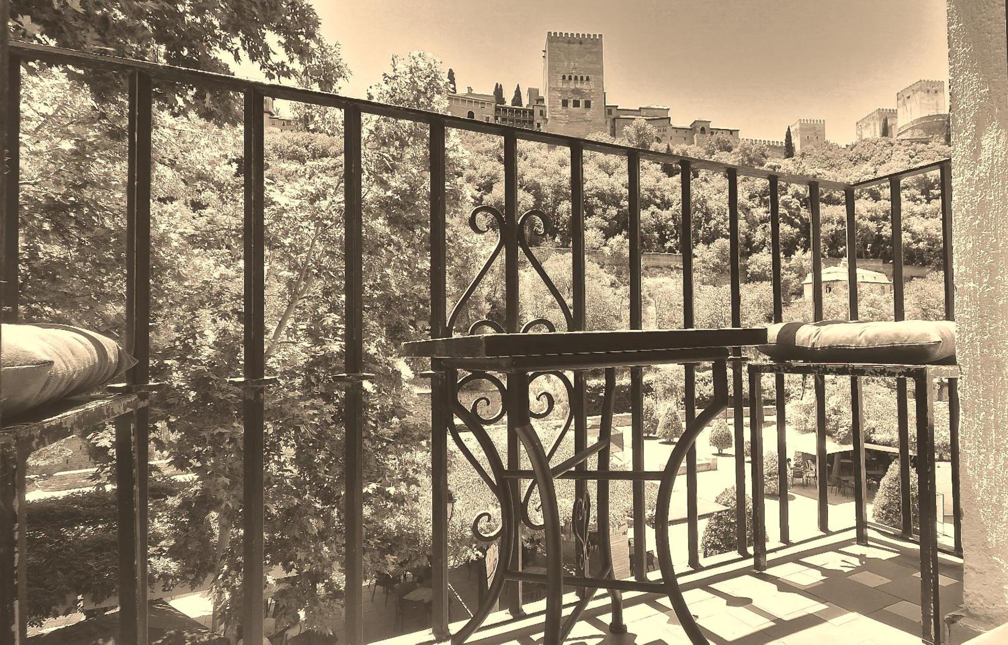 The Nasrid Palace From Your Bed ! กรานาดา ภายนอก รูปภาพ